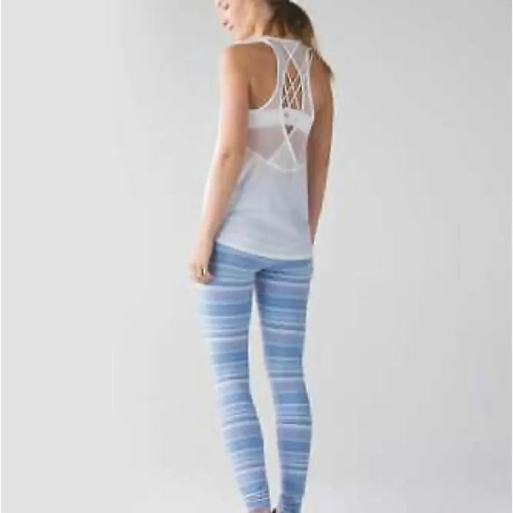 Lululemon Wunder Under Pant Hi-Rise Size 4 Space Dye Wave Twist Lilac Blue